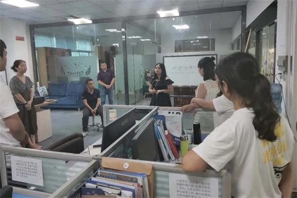 奮進成就自我》--記海德利邀請獵聘網工作人員分享成功經驗